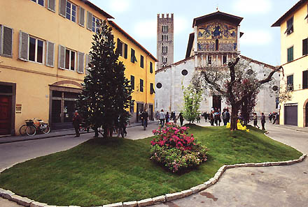 Città di Lucca, Basilica di San Frediano in occasione della Festa di Santa Zita Italia - Toscana - Lucca *** Local Caption *** Citt di Lucca