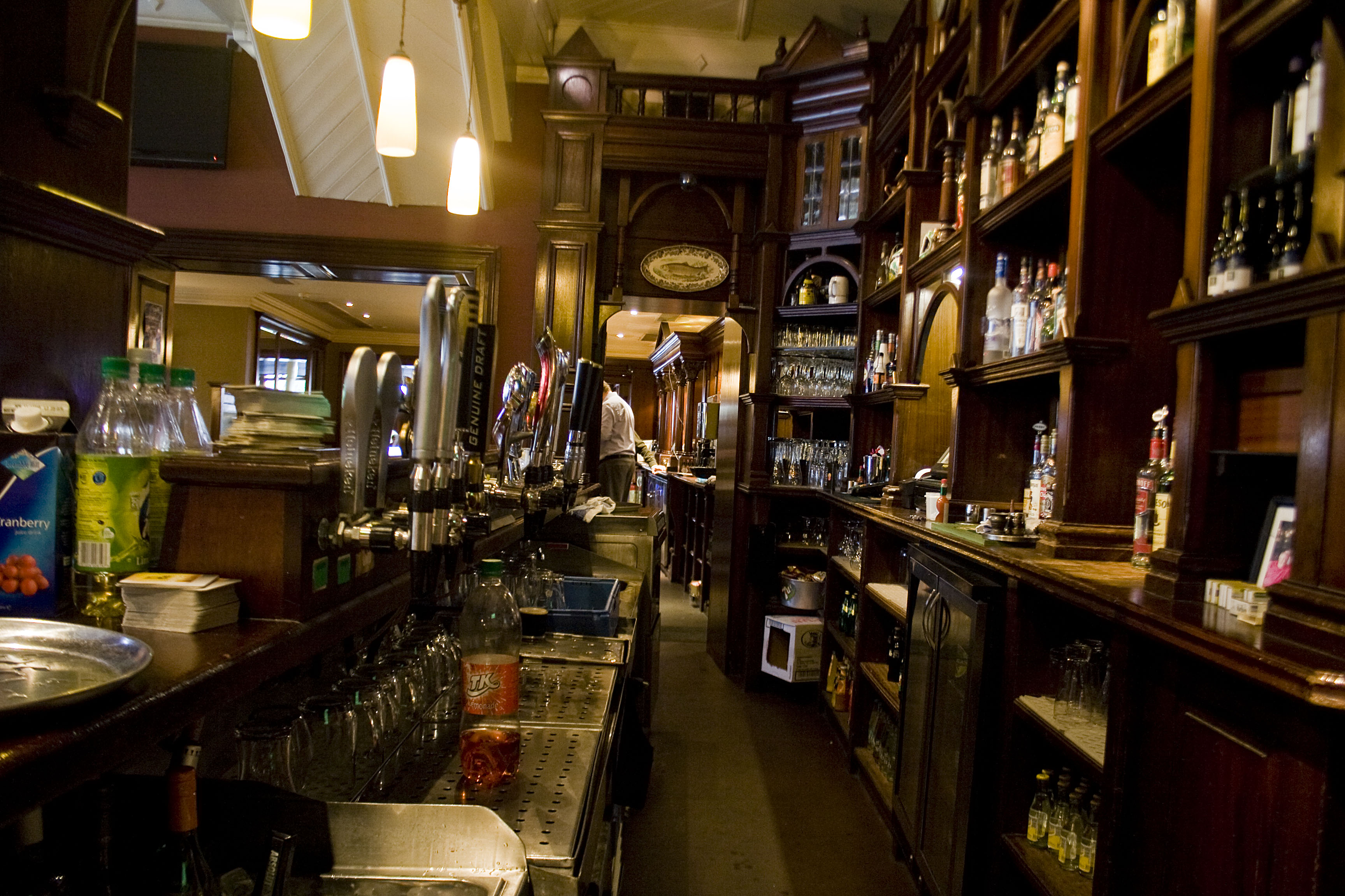 Dalkey, “Finnegan pub” Il pub “Finnegan” è ora il pub abituale a Dalkey, a 5 minuti di auto dalla residenza degli Hewson (il cognome di Bonovox alla anagrafe)
