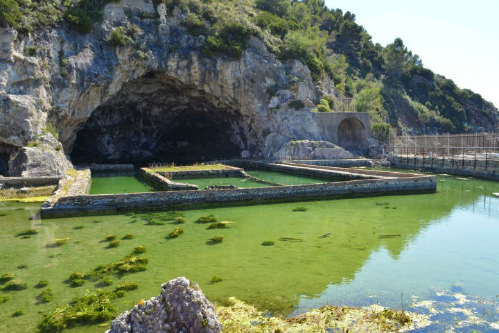Mare a Sperlonga: Grotta di Tiberio